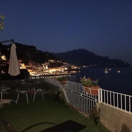 Appartamento Di Raphael Con Discesa Privata Al Mare Amalfi Eksteriør bilde