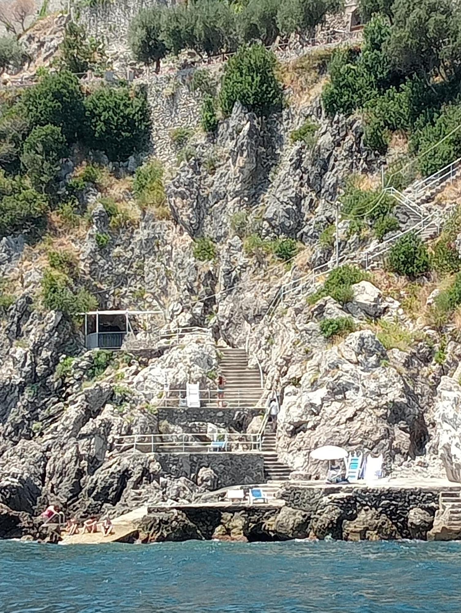 Appartamento Di Raphael Con Discesa Privata Al Mare Amalfi Eksteriør bilde