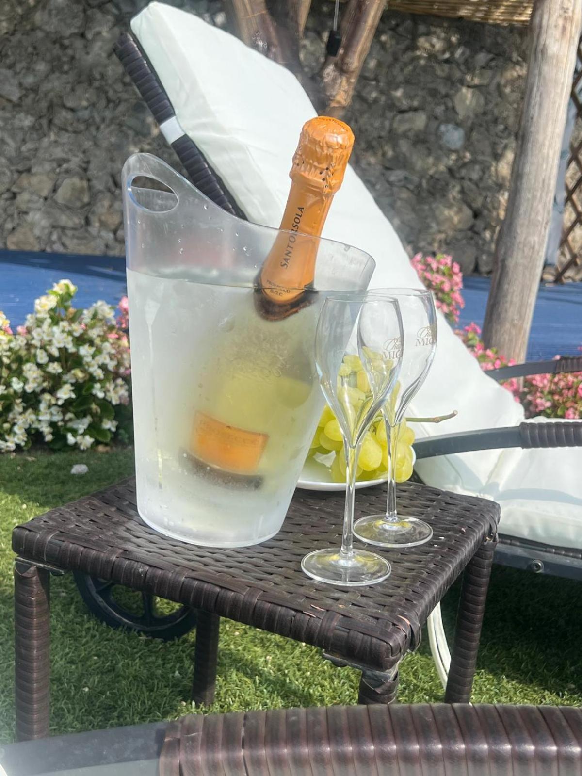 Appartamento Di Raphael Con Discesa Privata Al Mare Amalfi Eksteriør bilde