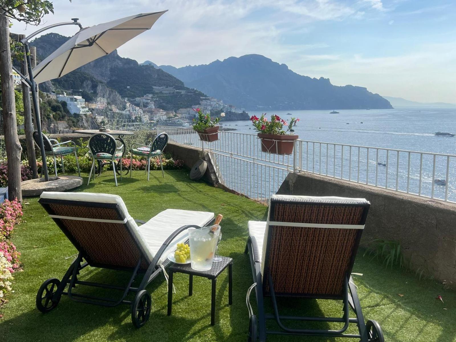 Appartamento Di Raphael Con Discesa Privata Al Mare Amalfi Eksteriør bilde