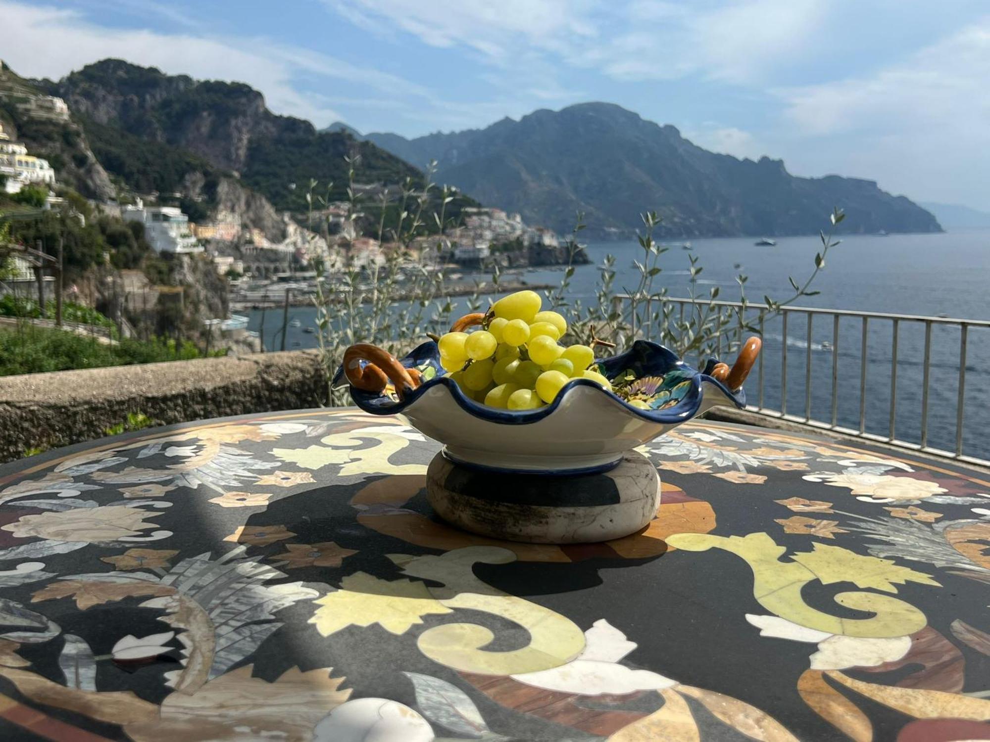 Appartamento Di Raphael Con Discesa Privata Al Mare Amalfi Eksteriør bilde